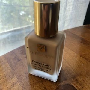 Estée Lauder Double Wear Foundation 3W2